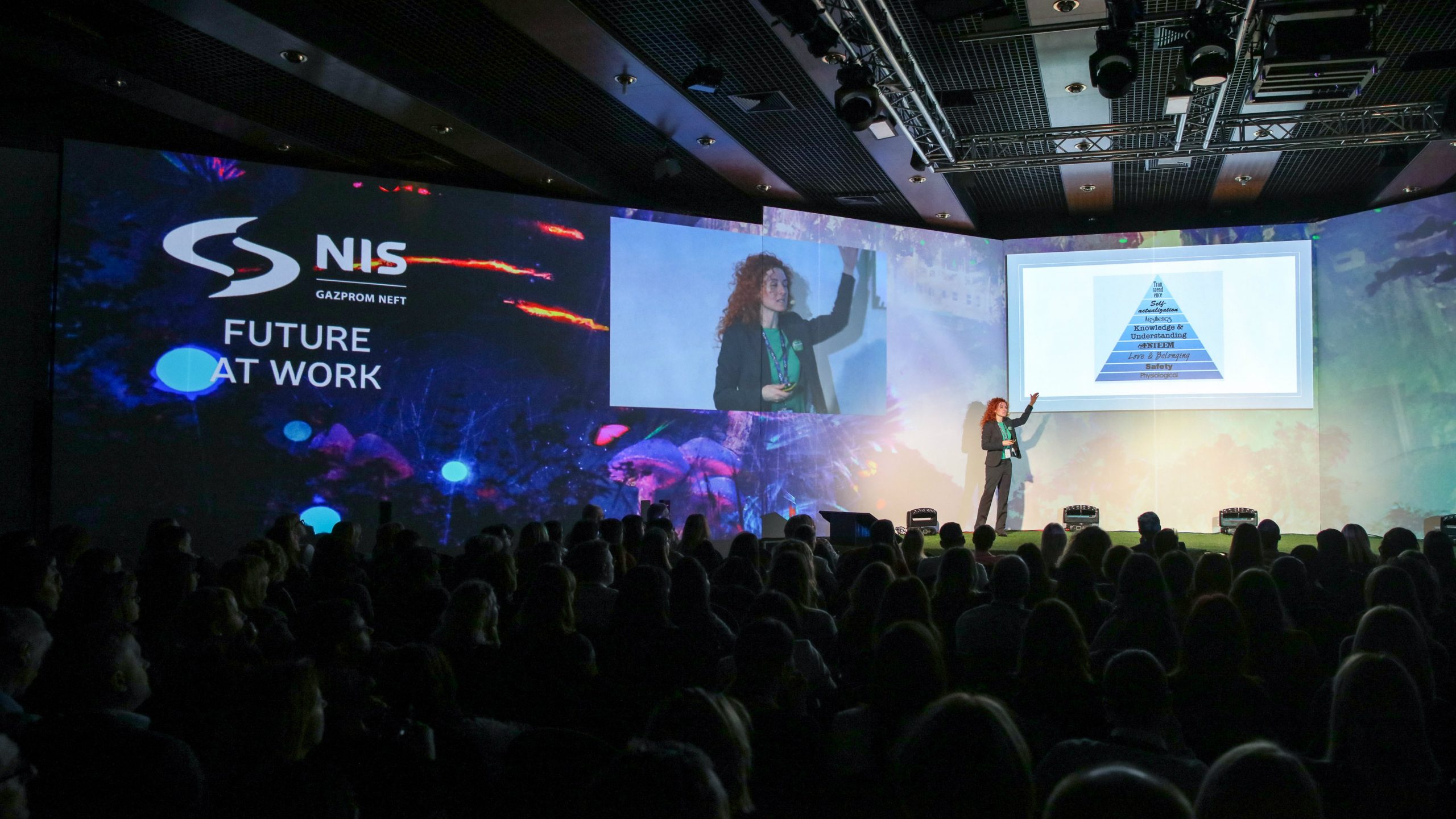 Ljudi na prvom mestu u doba Četvrte industrijske revolucije 1