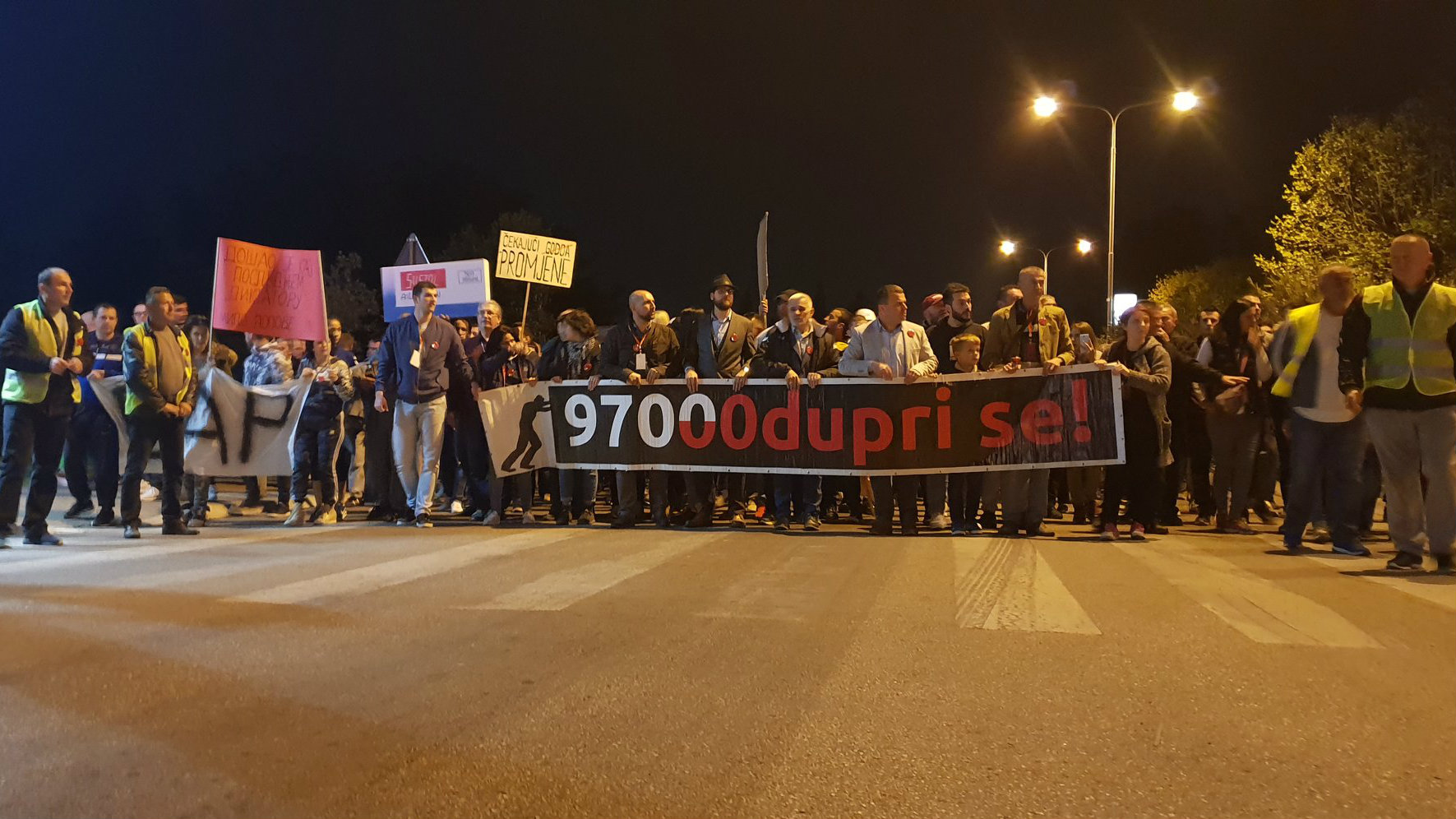 Crna Gora: Opozicija i organizatori protesta potpisali sporazum 1