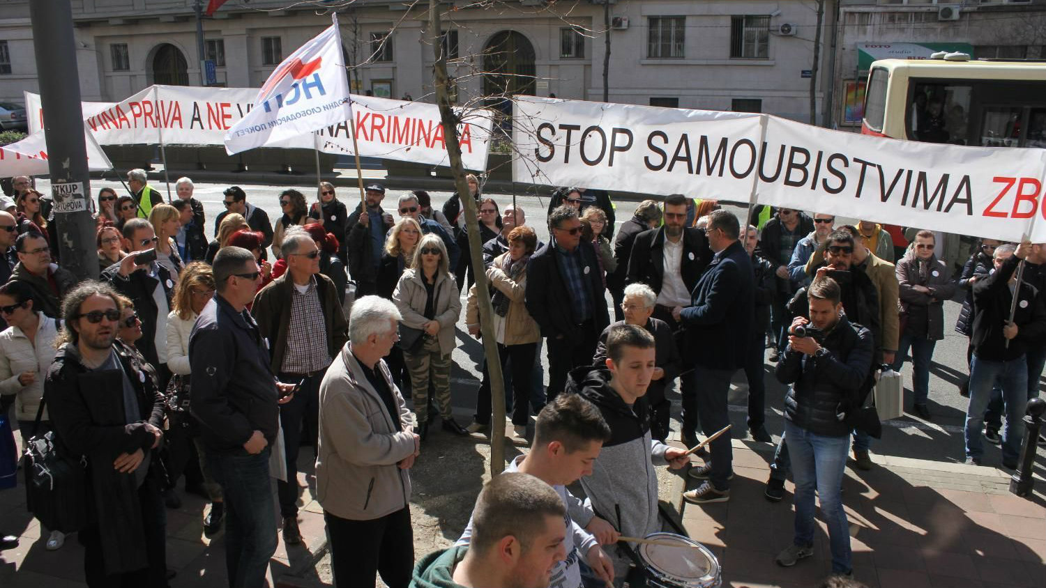 Protest građana zaduženih u švajcarskim francima održan u Beogradu (VIDEO) 1