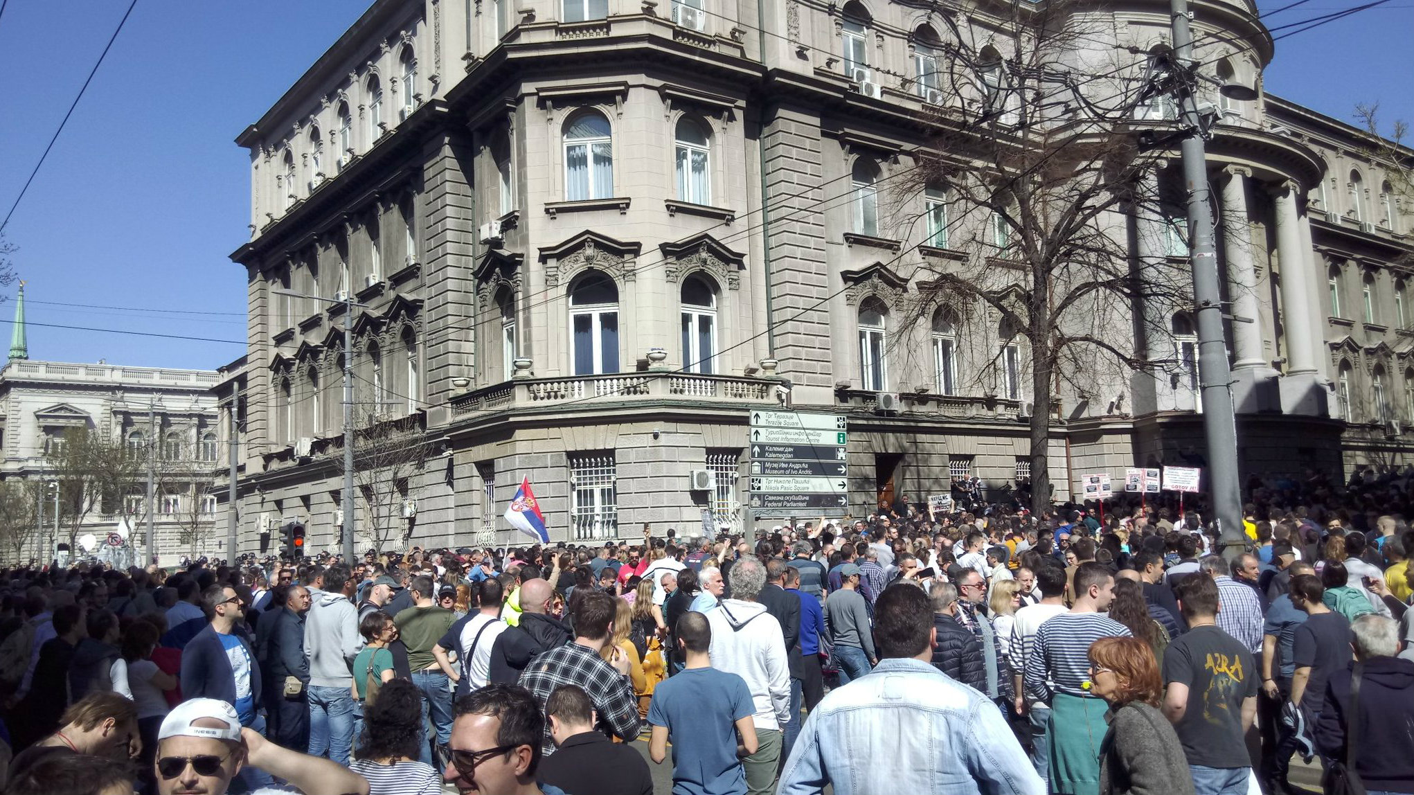 Izvestija: Do radikalizacija protesta u Srbiji dolazi u vreme godišnjice bombardovanja 1