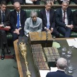 Mej se povlači sa čela vlade ukoliko poslanici podrže njen sporazum o Bregzitu 7