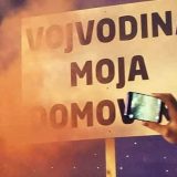 VP: Organizatori protesta pokušali da zabrane vojvođanske zastave, užasne uvrede Trifunovića 2