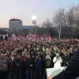 Jedan čovek udaljen tokom Vučićevog govora u Boru zbog transparenta 13