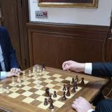 "Igranje šaha trebalo da pokaže da je Vučić hladan kao krastavac" 5
