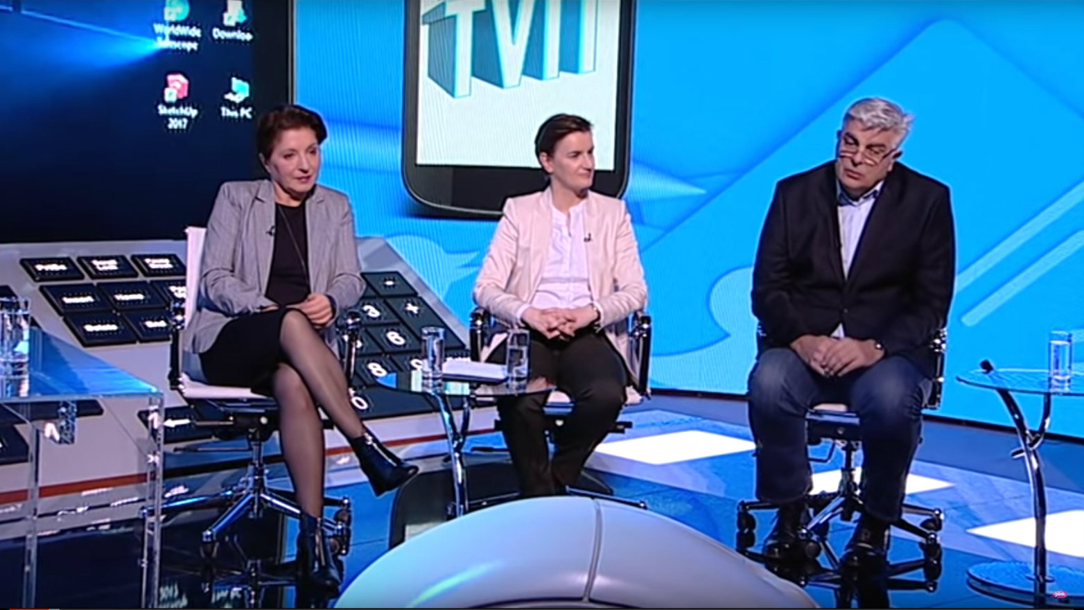 Ne ide da sediš u stolici u kojoj su sedeli Vučićević i Šešelj 1