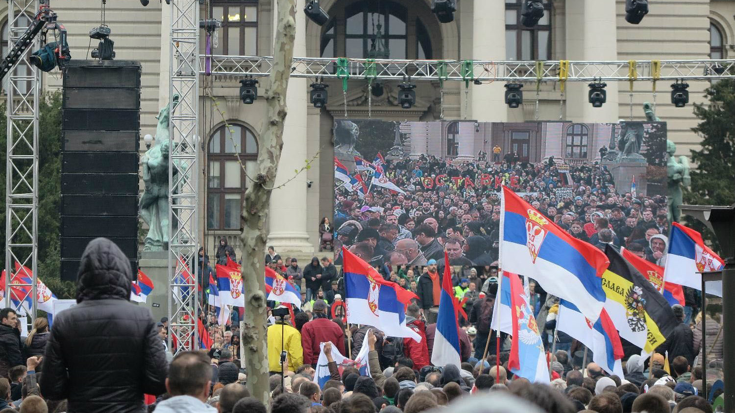 Nedeljnik: Na protestu 13. aprila bilo više od 22.000 ljudi 1