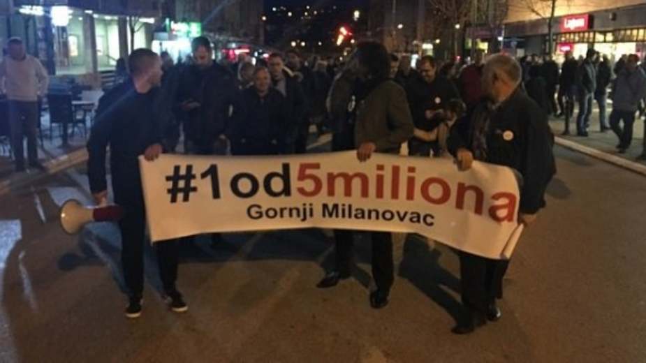 Na protestu u Gornjem Milanovcu prikupljeno 170.000 dinara za lečenje troje dece 1