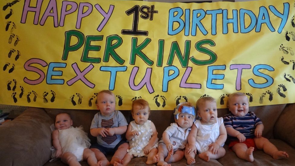 Perkins šestorke za prvi rođendan