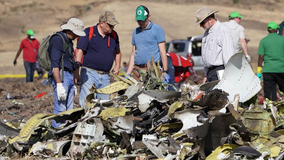 Američki istražitelji pored olupine aviona Etipijan erlajns