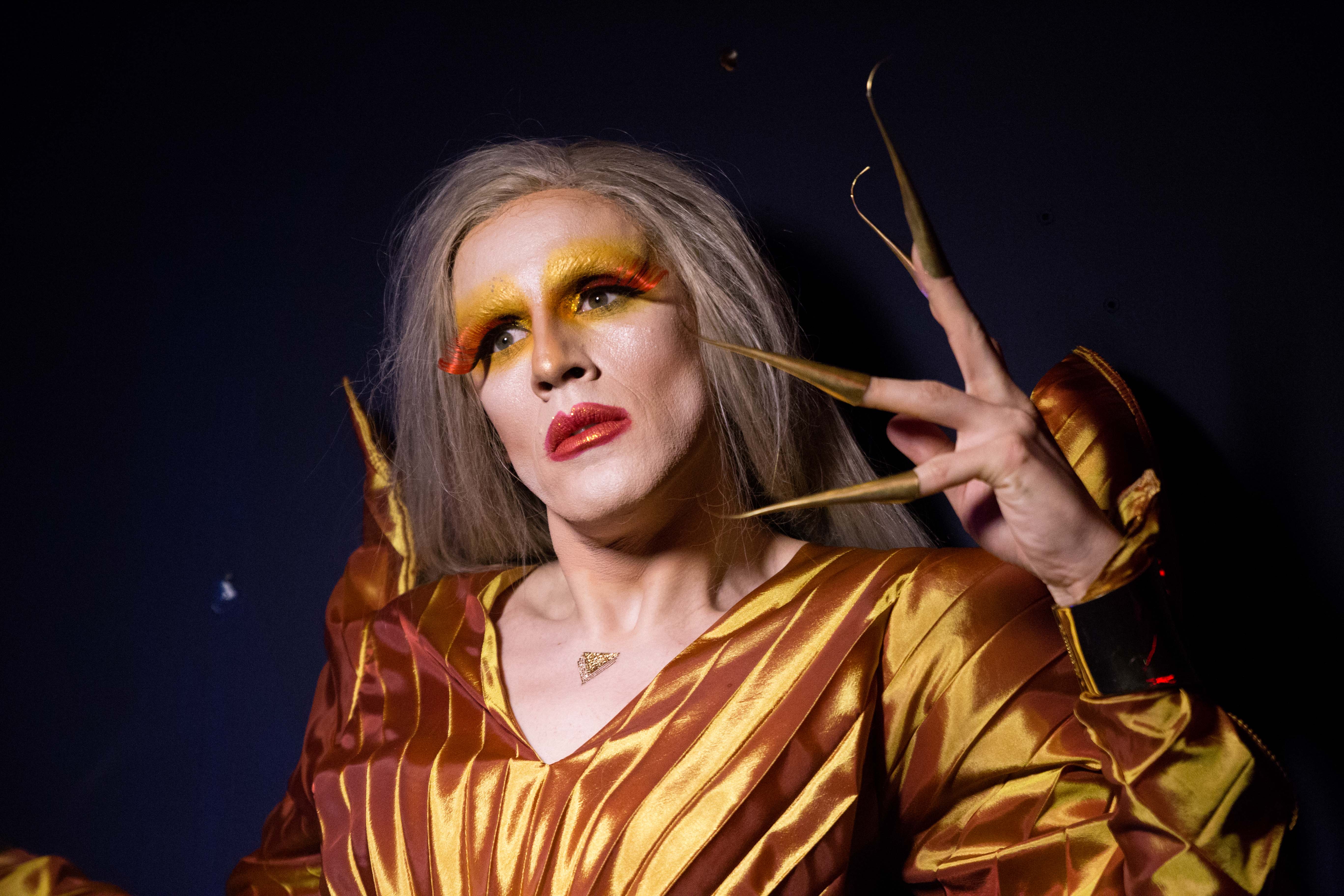 Fotografije: Dreg kraljice i kraljevi na svemirskom putovanju 4 dreg performer markiza de sada efemerne konfesije