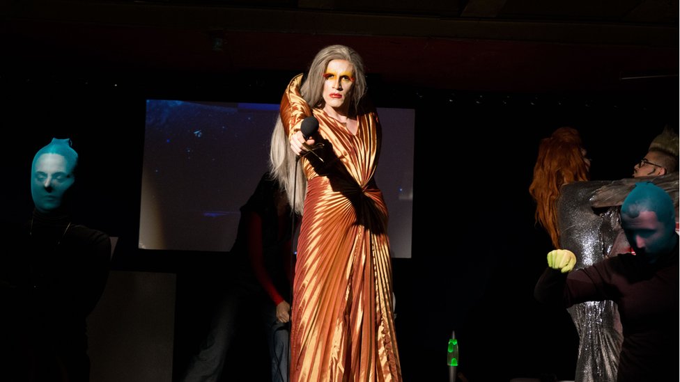 dreg performer markiza de sada efemerne konfesije