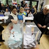 Cena vanrednih izbora: Milijarde dinara i zakoni na ledu 4