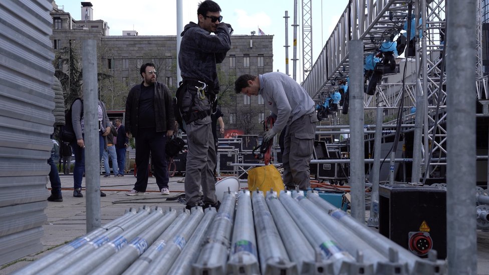 Skup „Budućnost Srbije": Vlast pokazuje planove, ali i mišiće 5 Pripreme za miting 19. aprila