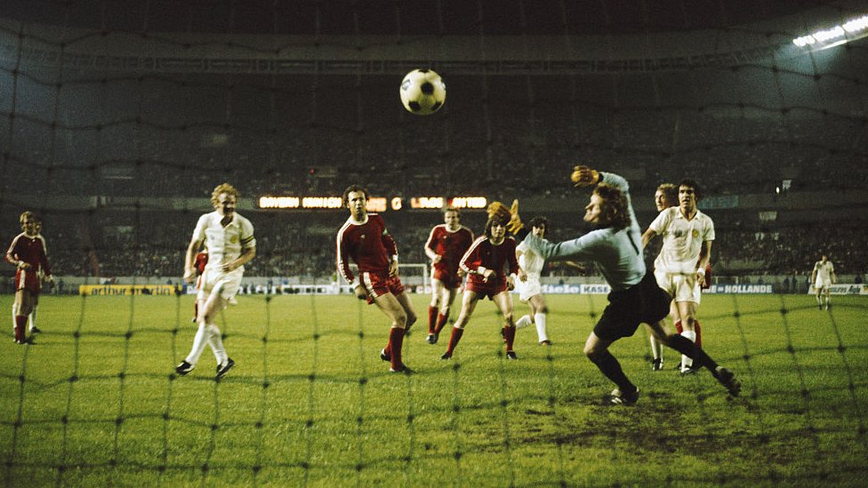 Trenutak kada Lids postiže gol koji je poništen zbog navodnog ofsajda