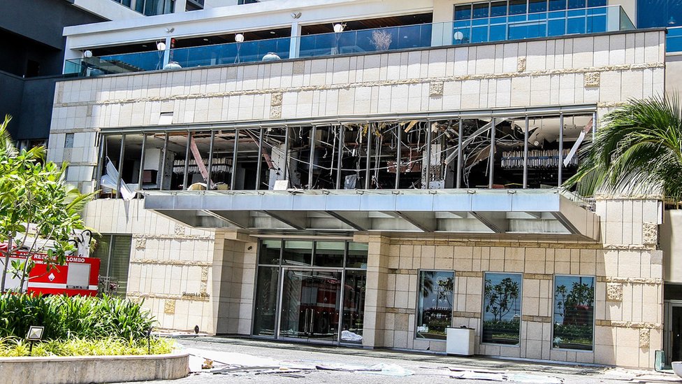 Specijalne jedinice pretražuju hotel koji je bio jedan od meta bombaških napada