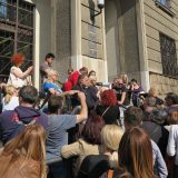 VKS obustavio oduzimanje stanova dužnicima u francima 8