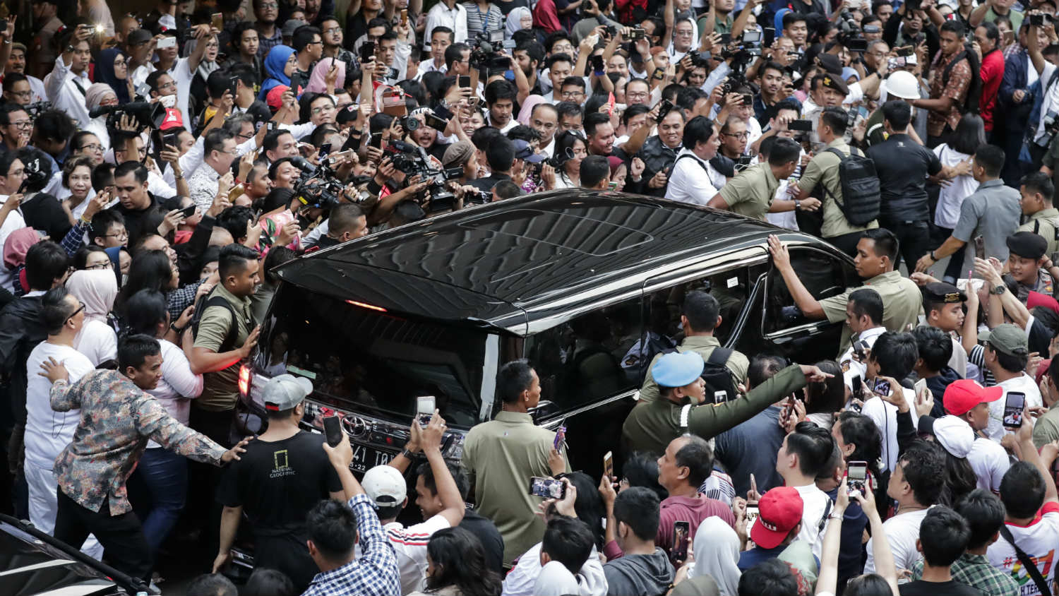 Aktuelni lider Džoko Vidodo u prednosti 1