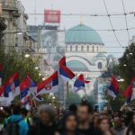 Lideri opozicije odneli ogradu sa Trga pred Gradsku skupštinu (VIDEO, FOTO) 4