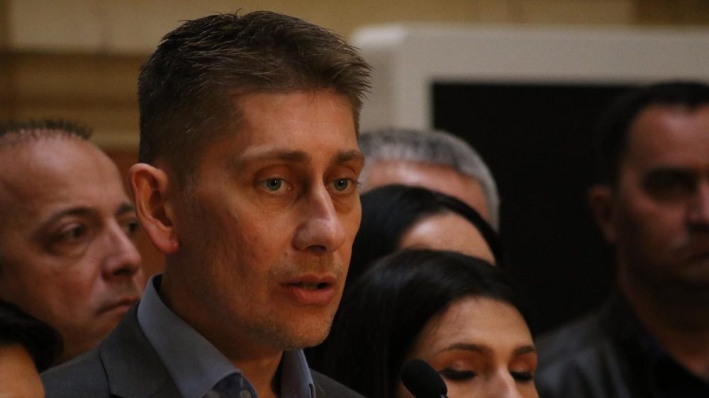 Martinović: Poslanici vlasti ostaju u Skupštini da bi je čuvali 1