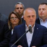 Naprednjaci sinhronizovano "štite" skupštine u gradovima širom Srbije 6