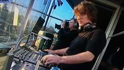 Žejko Mitrović, TV Pink Spremio se za doček protestanata: Željko Mitrović puštao muziku sa terase Pinka (FOTO, VIDEO) 3