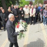 Položen venac na spomenik „Zašto” – dvadeset godina od pogibije radnika RTS-a 11