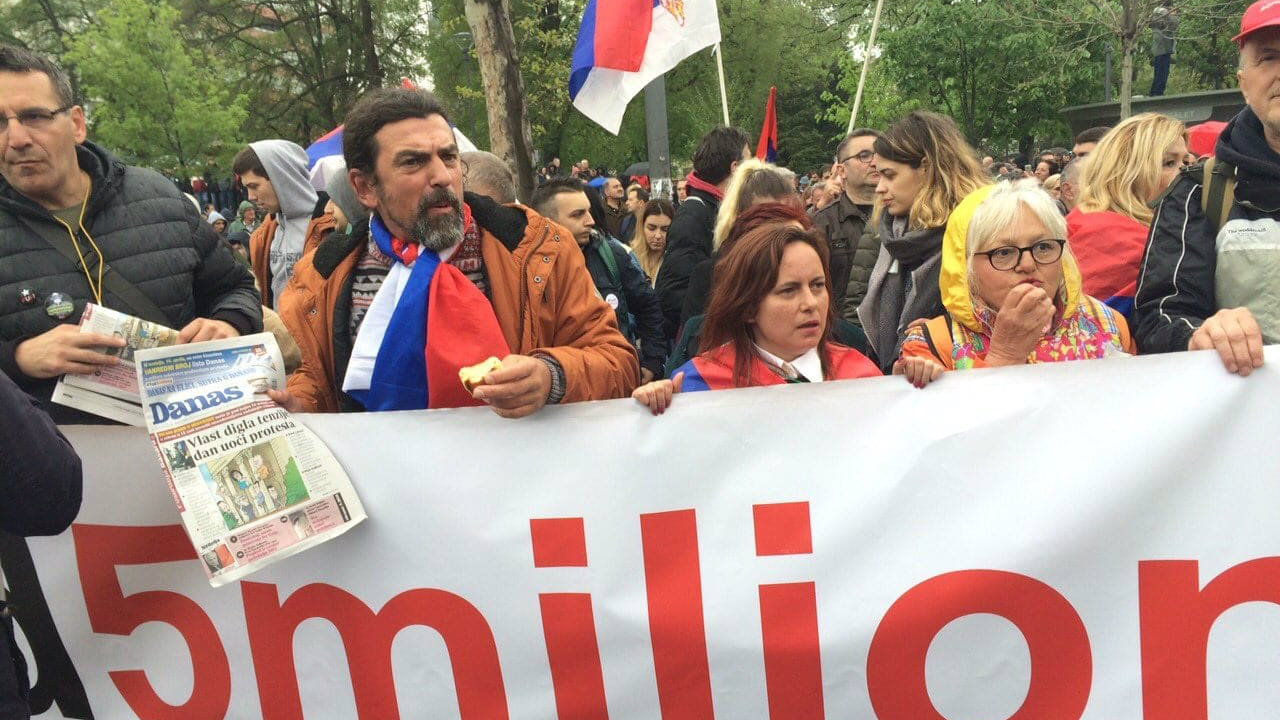 Kako su građani pristizali na protest "Svi kao jedan -1 od 5 miliona"? 1