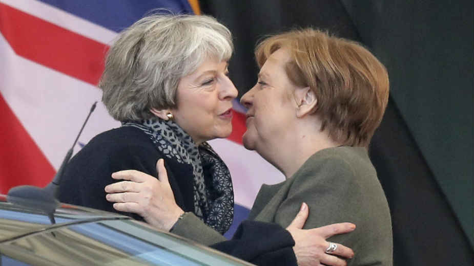 Mej i Merkel se složile o potrebi za organizovanim Bregzitom 1