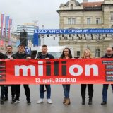 Performans „1 od 5 miliona“ ispred bine u Novom Sadu 2