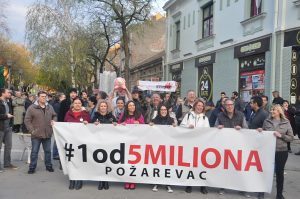 Protesti "1 od 5 miliona" i večeras u više gradova i opština Srbije (FOTO, VIDEO) 5