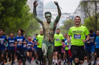 Ko je momak o kome su svi pričali na maratonu (FOTO) 2