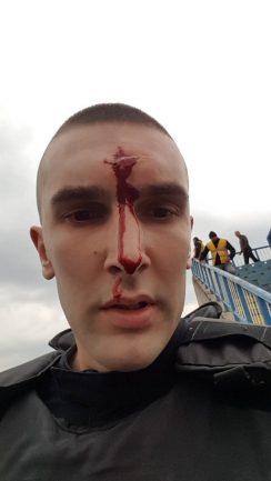 Organizovani navijači napali i povredili policajce u Nikšiću (FOTO) 2