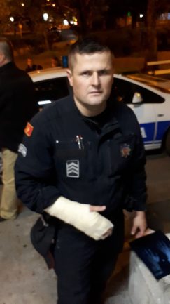 Organizovani navijači napali i povredili policajce u Nikšiću (FOTO) 3