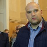 Naprednjaci „brane“ užičku skupštinu od mirnih demonstranata 7