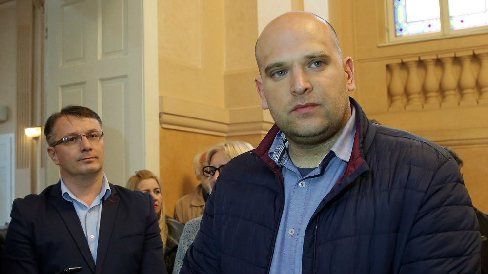 Naprednjaci „brane“ užičku skupštinu od mirnih demonstranata 1