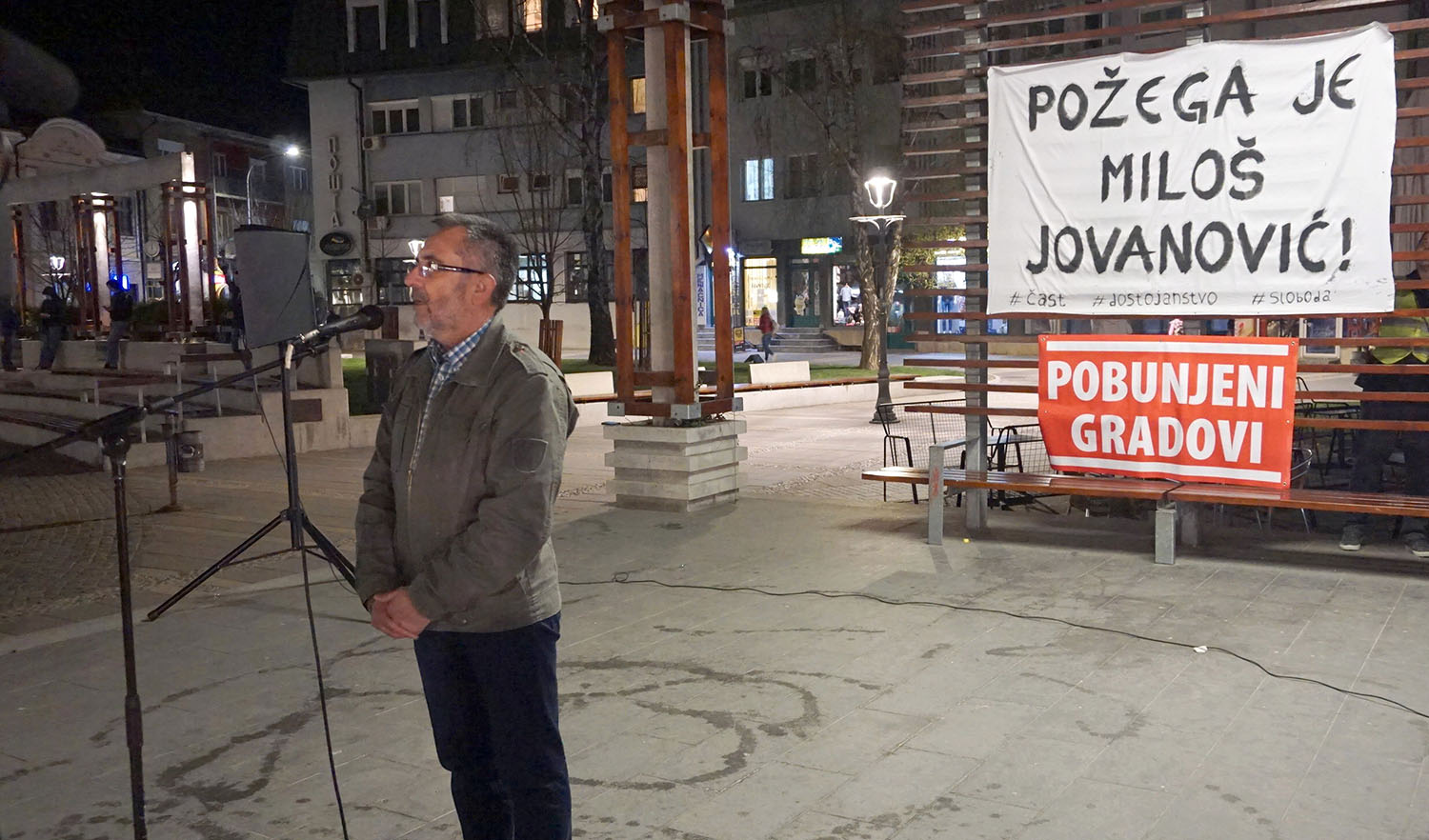 Protesti "1 od 5 miliona" i večeras u više gradova i opština Srbije (FOTO, VIDEO) 12