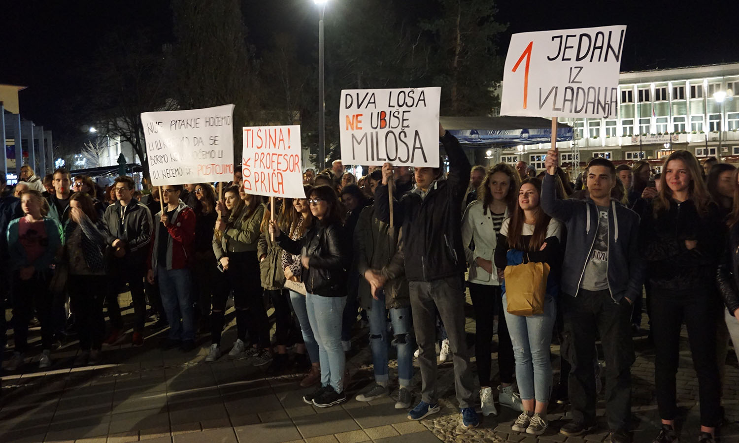 Protesti "1 od 5 miliona" i večeras u više gradova i opština Srbije (FOTO, VIDEO) 13