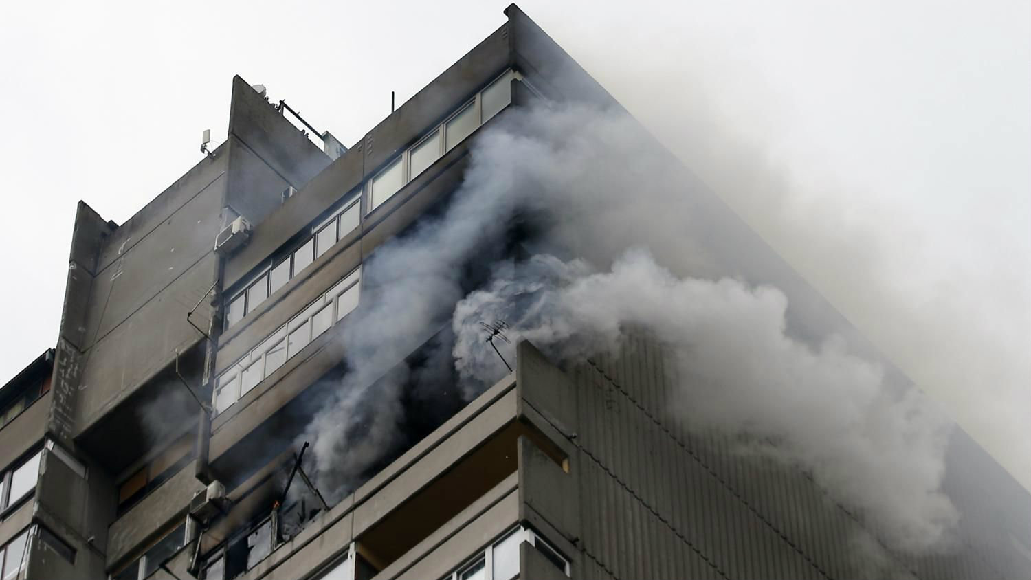 MUP: Lokalizovan požar na Voždovcu, poginula jedna osoba(FOTO) 1