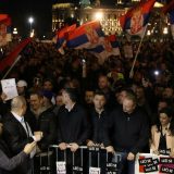 Lideri opozicije odneli ogradu sa Trga pred Gradsku skupštinu (VIDEO, FOTO) 8