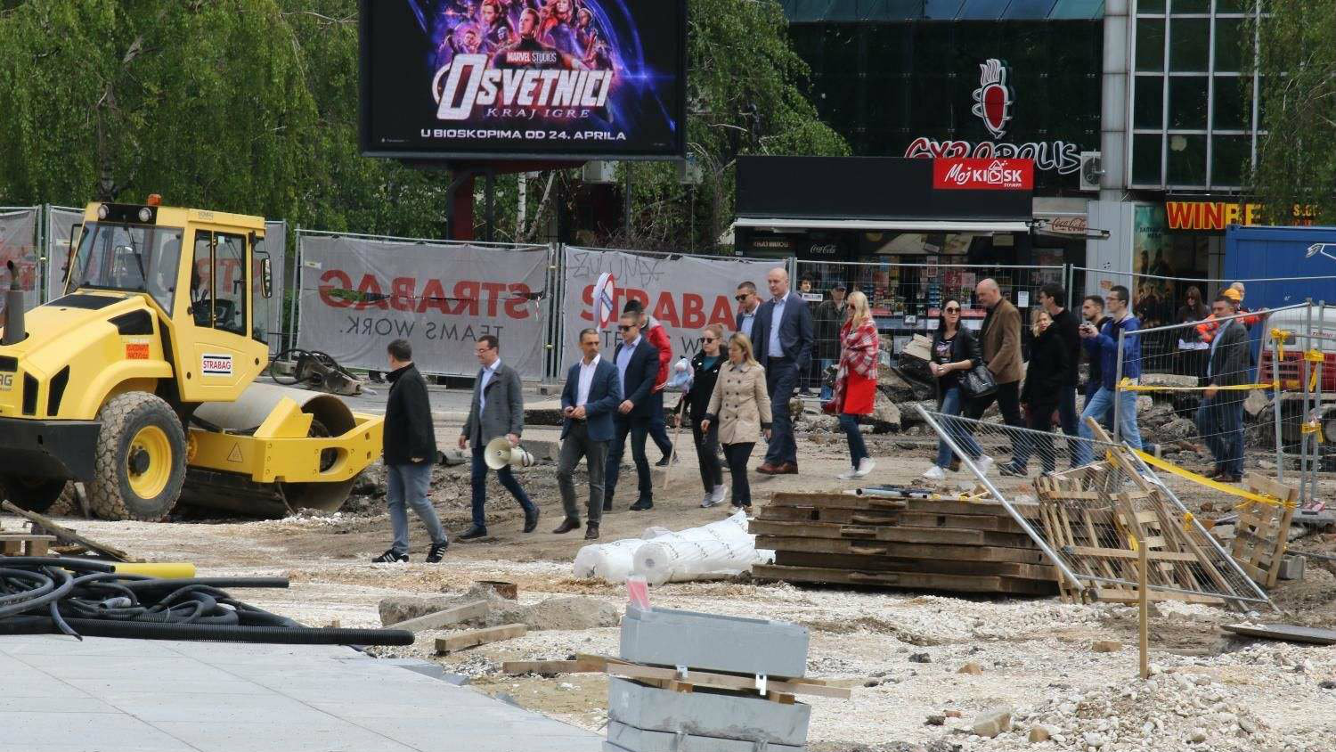 Grupa građana blokirala radove na gradilištu na Trgu Republike (VIDEO) 1