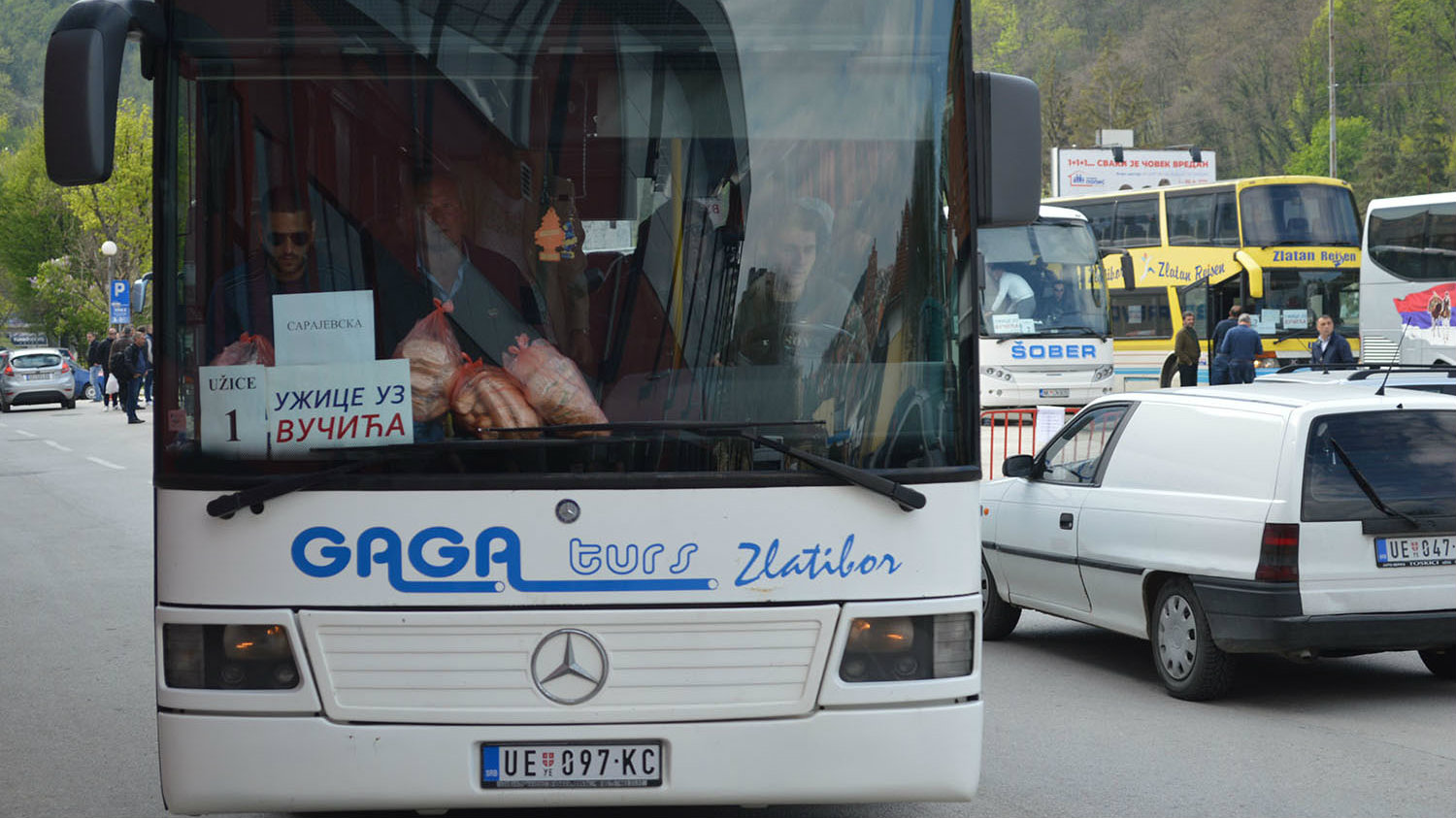 „Ispraćaj“ užičkih naprednjaka na Vučićev miting 1