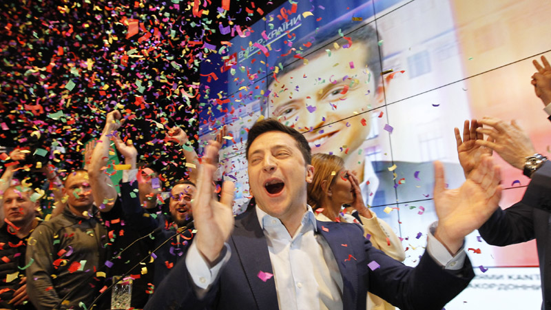 Izlazna anketa: Ubedljiva pobeda Zelenskog na predsedničkim izborima u Ukrajini 1
