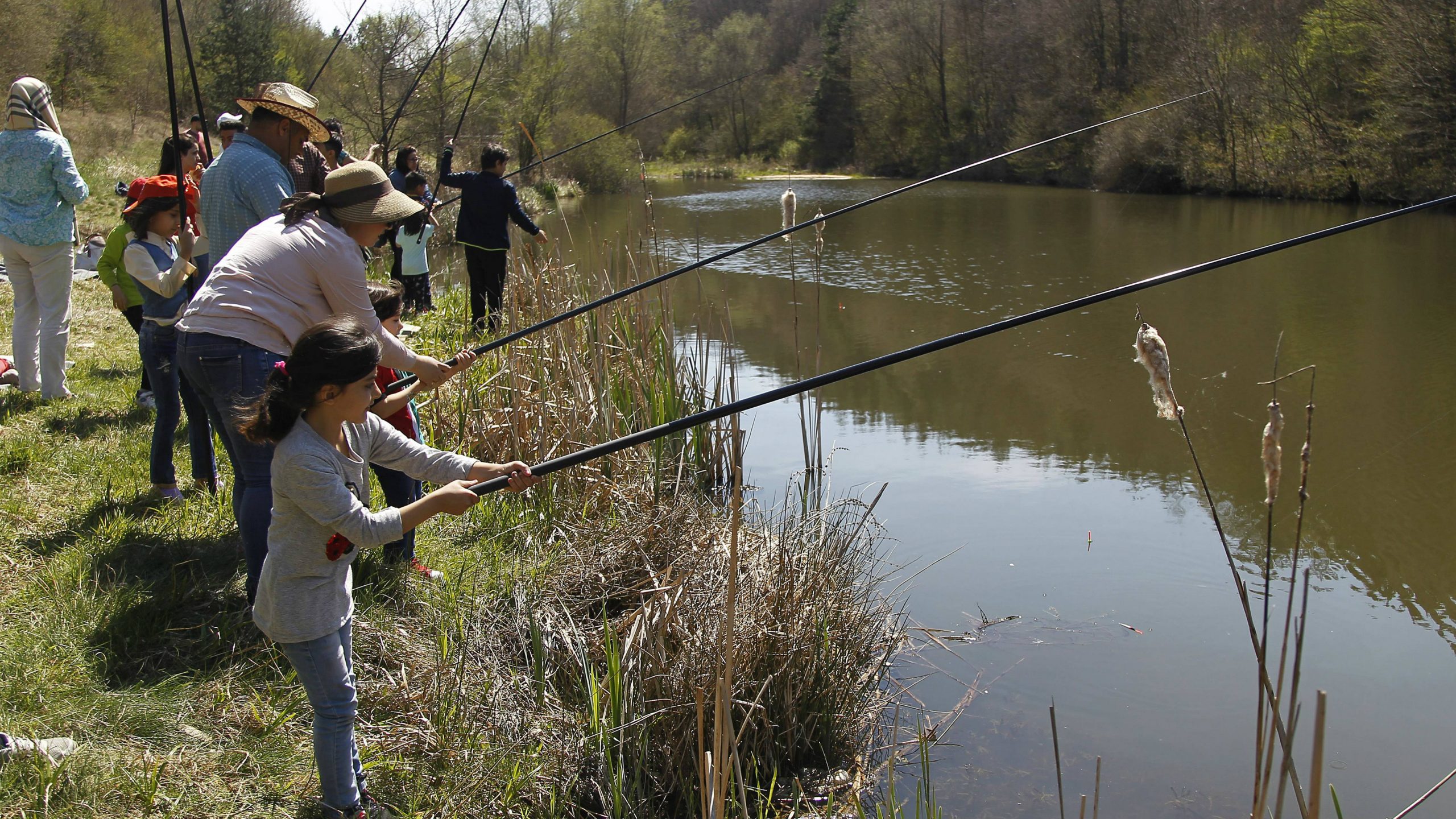Migranti obeležili Dan planete izletom na Bujanovačko jezero 1