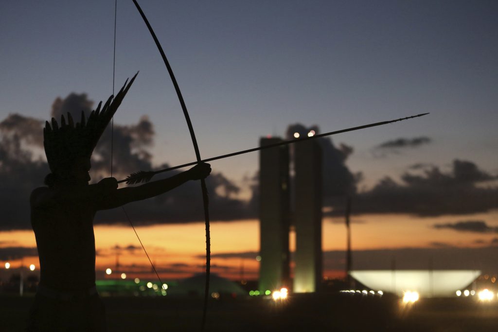 Domoroci u Brazilu protestovali protiv politike Bolsonara (FOTO) 4 Domoroci u Brazilu protestovali protiv politike Bolsonara (FOTO) 4
