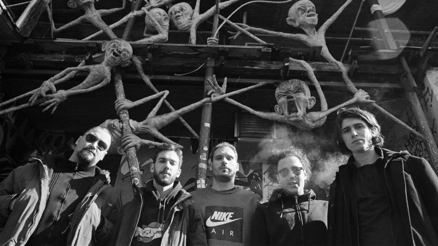 Melanholija uz pratnju žestoke energije 1