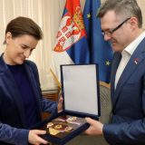 Ani Brnabić plaketa Odbora za kontrolu službi bezbednosti Narodne skupštine 5