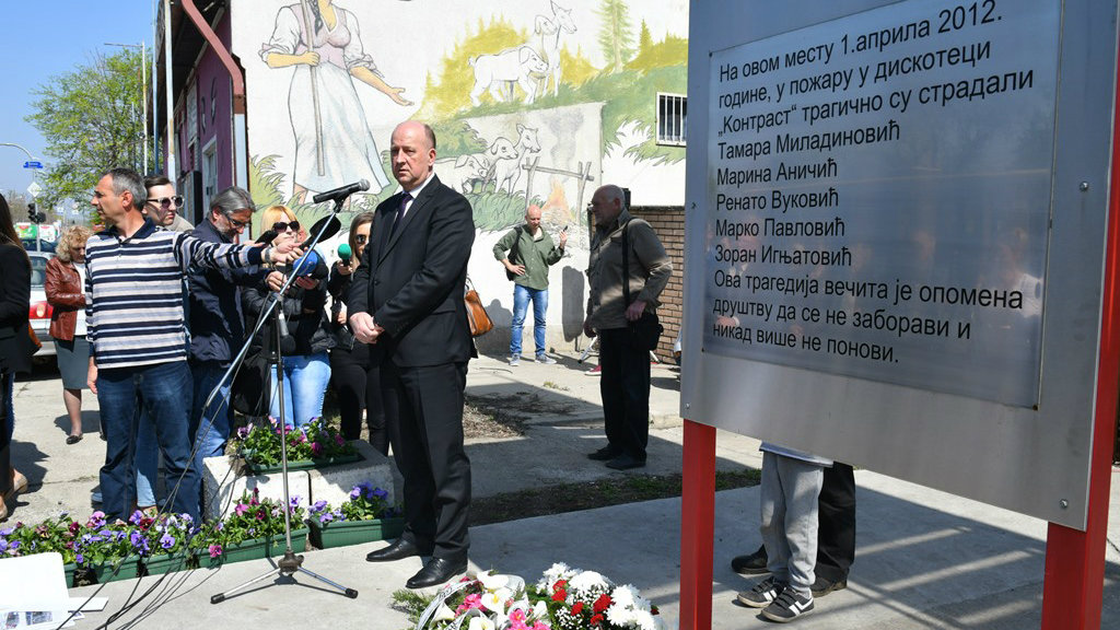 Novi Sad: Obeležena godišnjica požara u "Kontrastu" 1