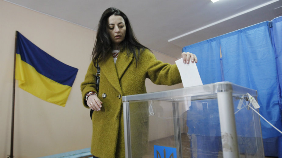U Ukrajini otvorena biračka mesta za drugi krug predsedničkih izbora 1