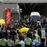 Tuča u hongkonškom parlamentu 5