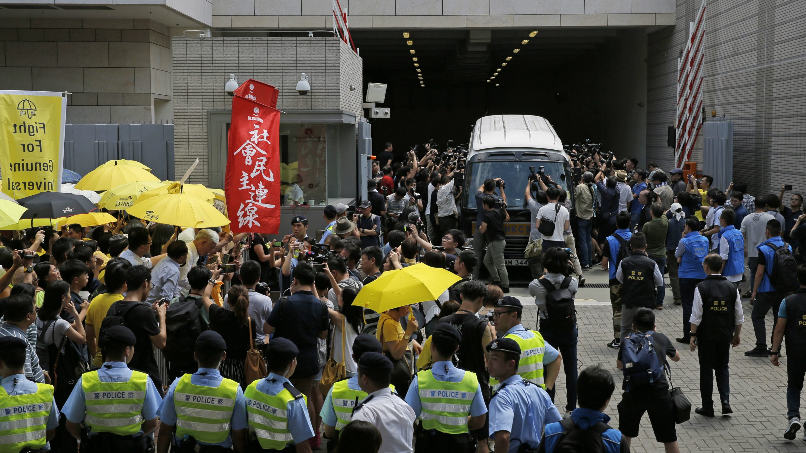 Zatvorske kazne izrečene prodemokratskim aktivistima u Hongkongu 1